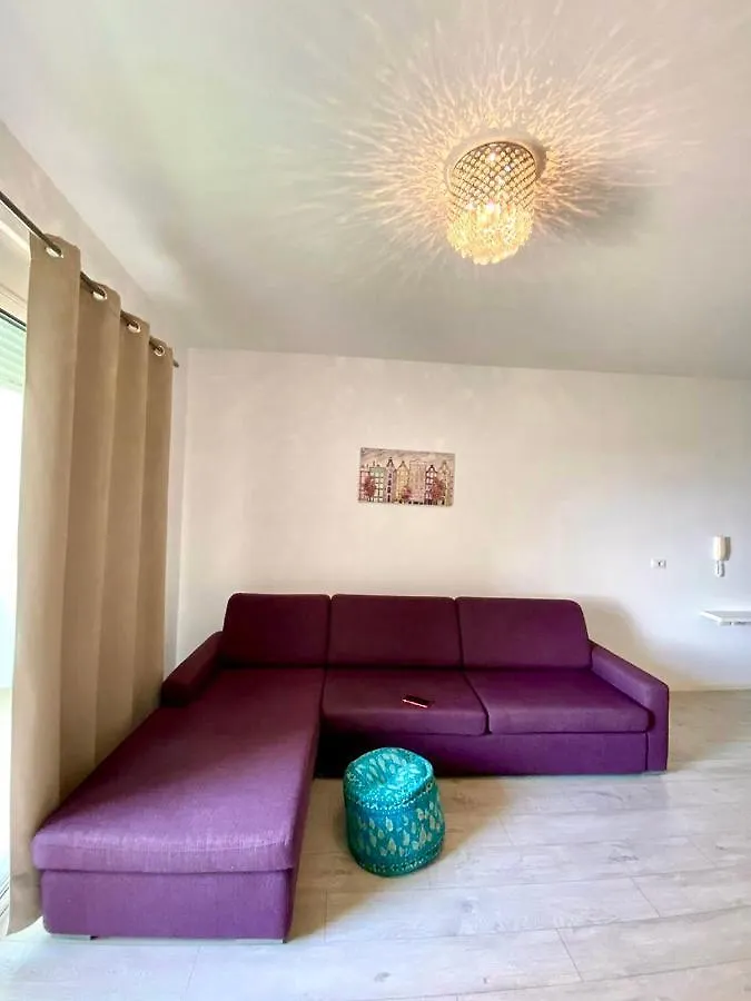 Rock Apartments Sarande 0*,